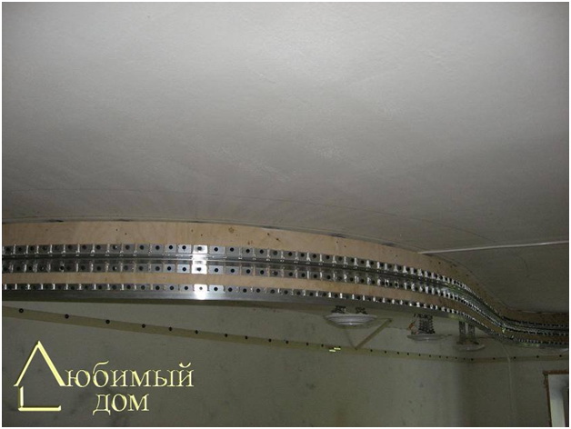 Конструкция второго уровня натяжного потолка